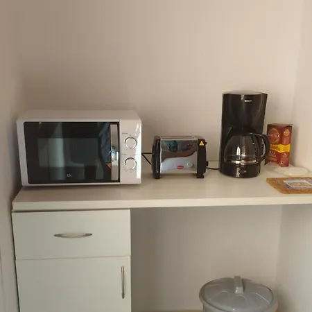 Lägenhet Con Jardin Y 3