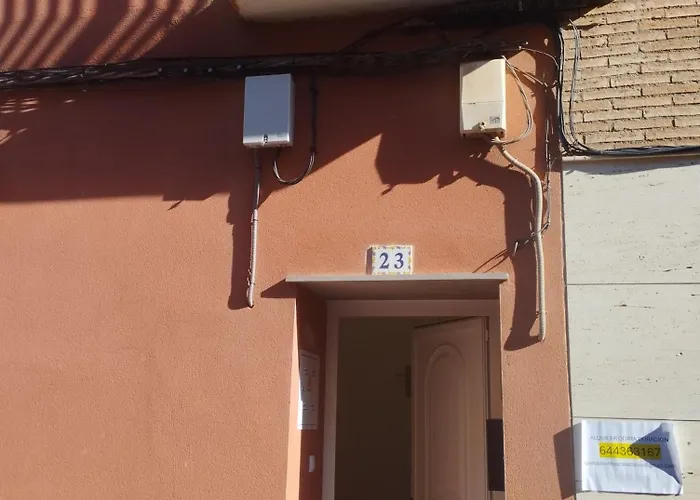 Con Jardin Y 3 * Calatorao