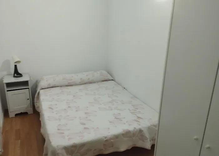 Apartment Con Jardin Y 3 *