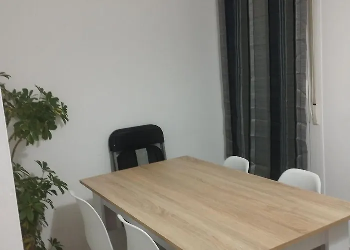 Con Jardin Y 3 * Calatorao